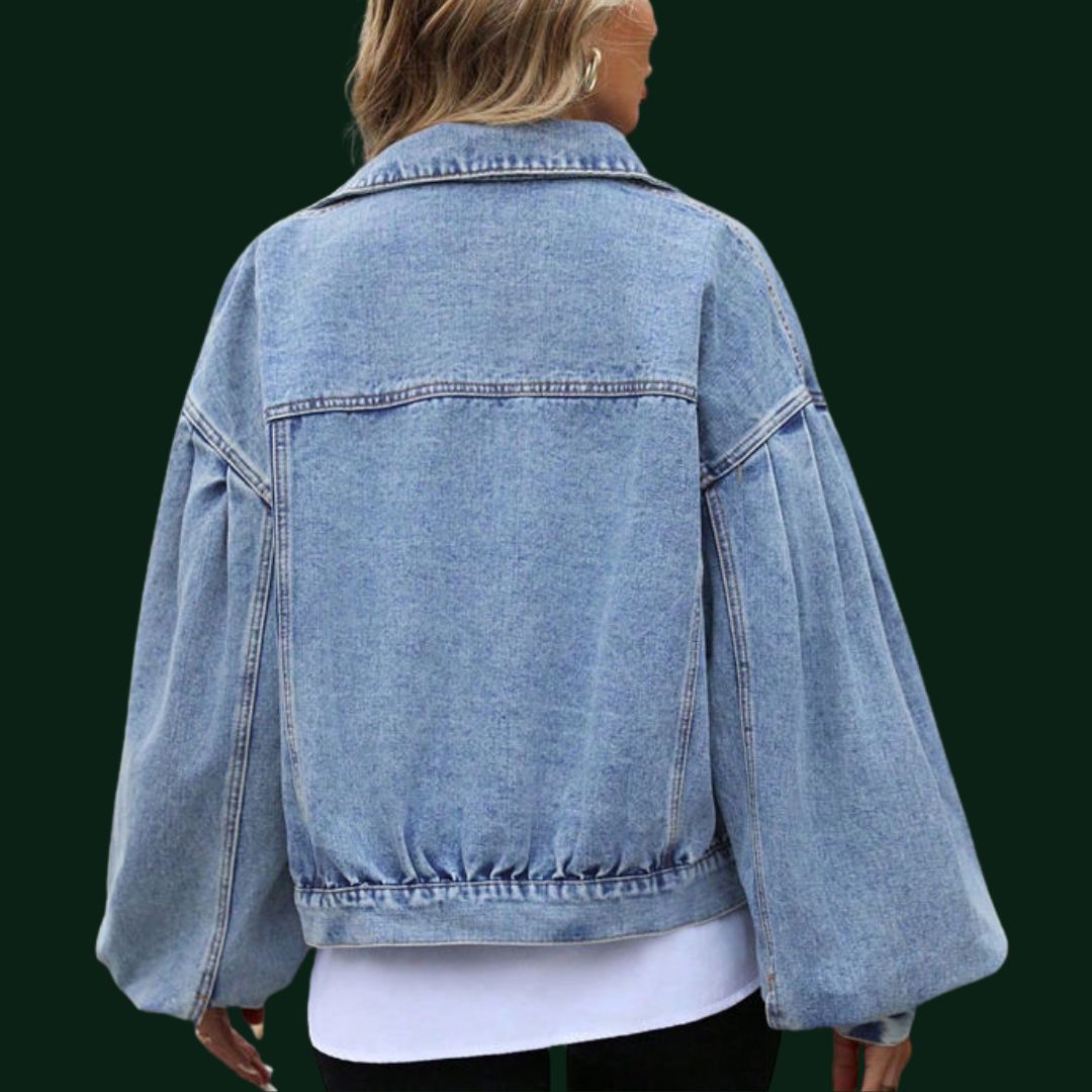 Sophie – eine modische Denim-Jacke mit Volumenschnitt
